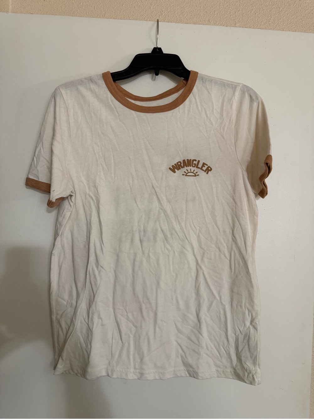 Wrangler Women’s Retro Ringer Graphic Tee – Size Medium